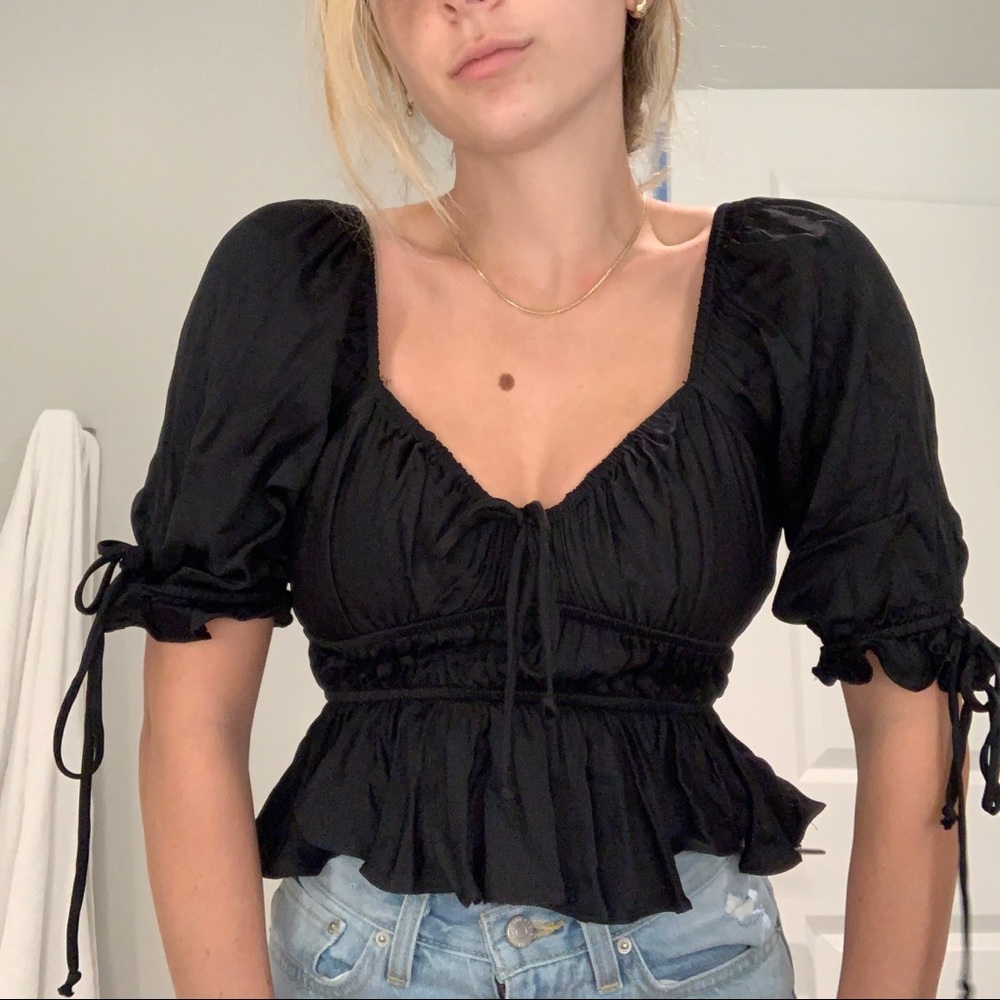Olivaceous Black top